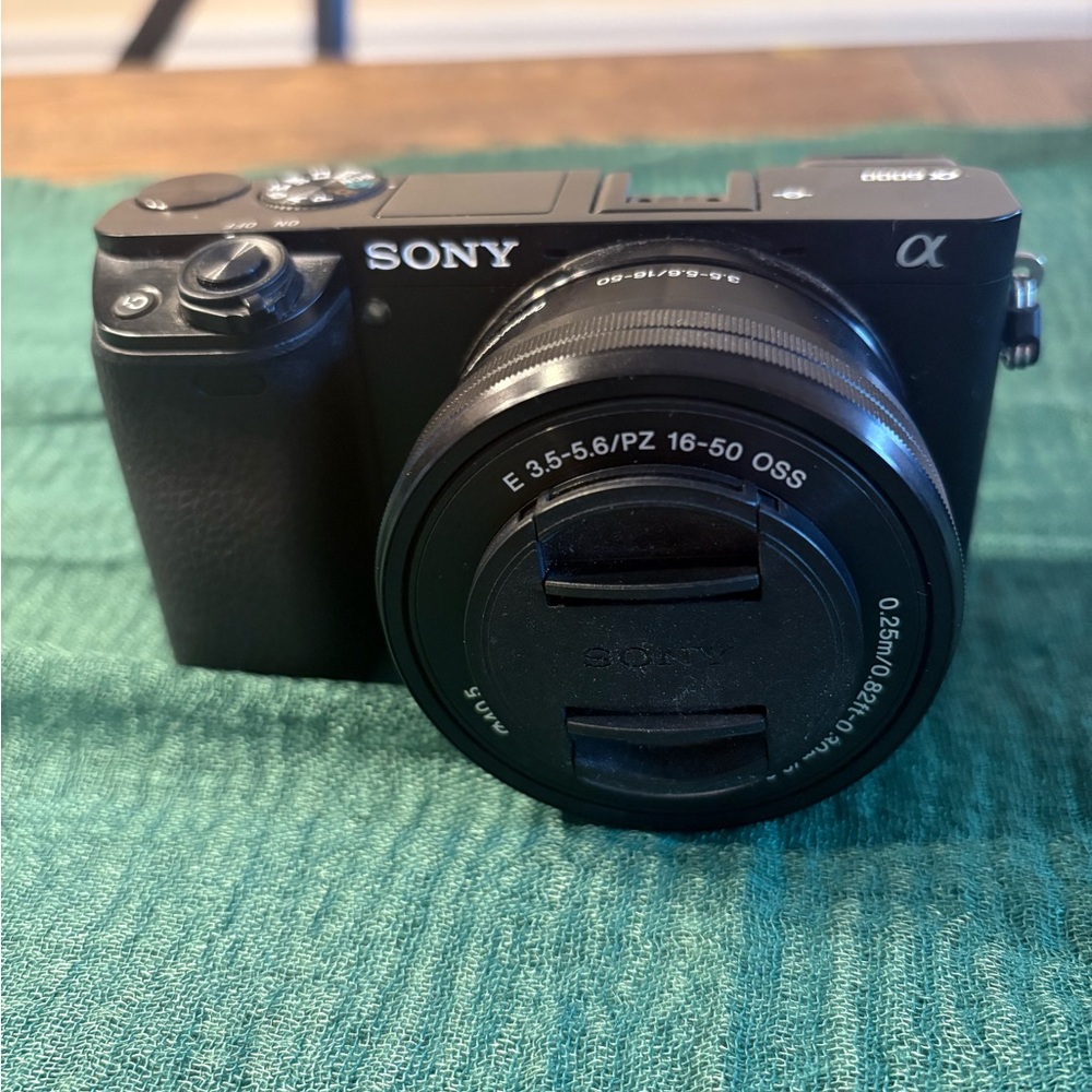 Sony A6000 Mirrorless Camera + 16-50mm Power Zoom Lens – Like New